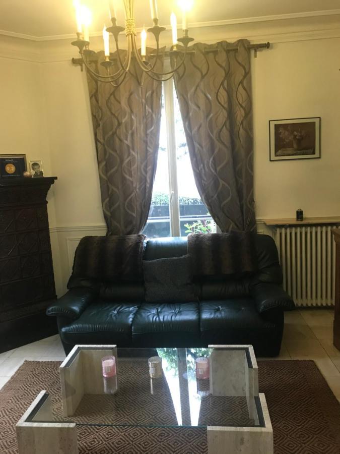 maison en pierre de taille Le Raincy Extérieur photo